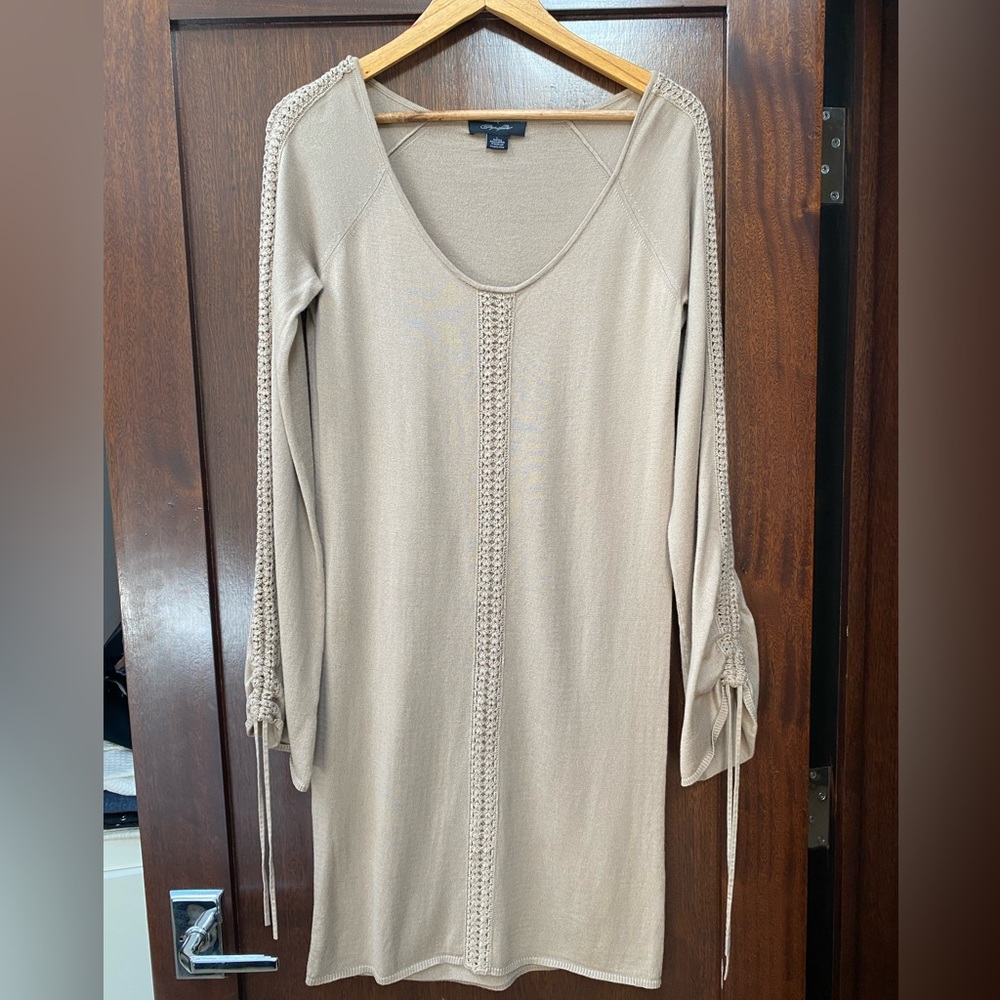 Silk/cashmere blend Taupe knit dress with crochet detail
